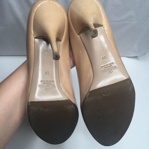 Valentino Garavani Nude Patent Traditonal Pumps 39 - Picture 7 of 12